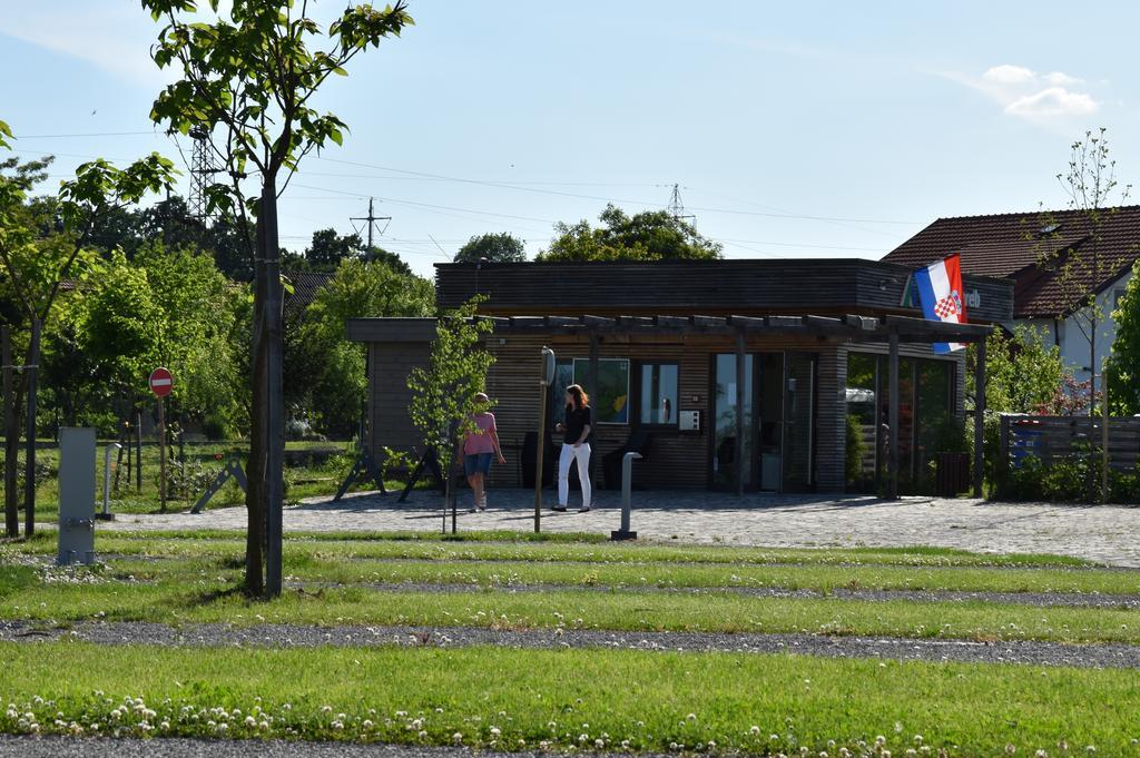 Rakitje Zagreb Camp Bungalows מראה חיצוני תמונה